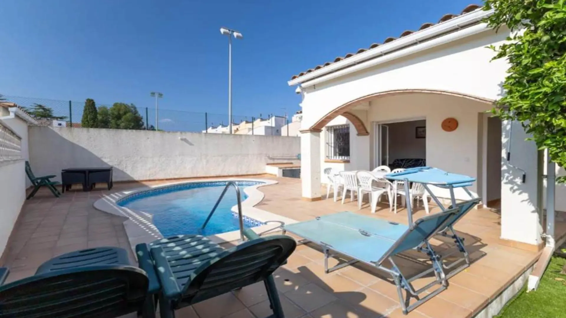 Cal Llop Villa L'Escala 0*,